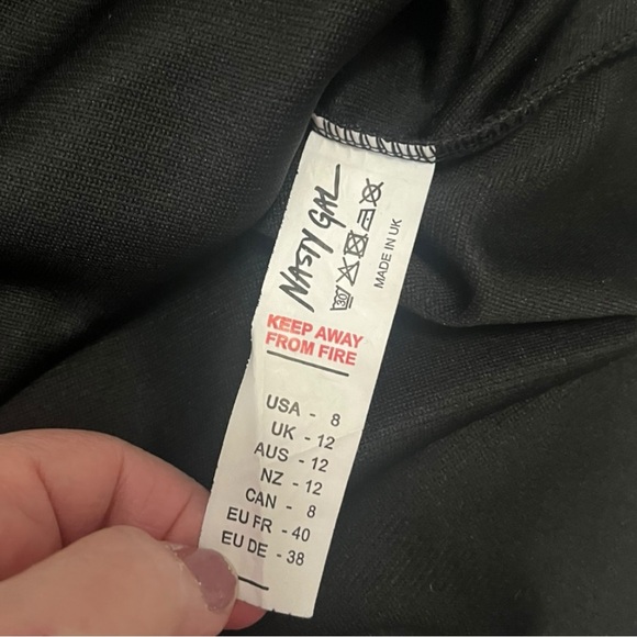 NASTY GAL‎ Cup All Night Cropped Tie Blouse Black Size 8 | NWOT - Picture 6 of 8